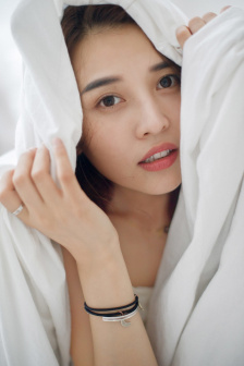 美女裸露双奶头屁股无遮挡裸体
